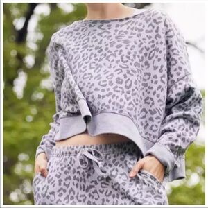 Aerie Sandy Cropped Off The Shoulder Leopard Cheetah Animal Print Gray Oversized